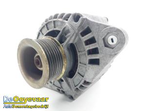 Gebruikte Dynamo Alfa Romeo Spider (916) 2.0 16V Twin Spark Prijs € 149,99 Margeregeling aangeboden door Autodemontagebedrijf De Ooyevaar