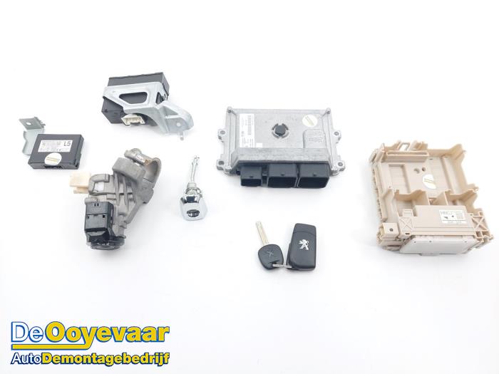 Kontaktslot + computer Peugeot 108, 2014 1.2 VTi 12V, Hatchback, Benzine, 1.199cc, 60kW (82pk), FWD, EB2D; HMT, 2014-05, PAHMT (Gebruikt)