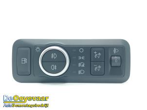 Gebruikte Schakelaar Licht Ford Kuga III (DFK) 2.5 PHEV 16V Prijs € 69,99 Margeregeling aangeboden door Autodemontagebedrijf De Ooyevaar