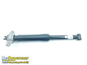 Gebruikte Schokdemper links-achter Ford Kuga III (DFK) 2.5 PHEV 16V Prijs € 69,99 Margeregeling aangeboden door Autodemontagebedrijf De Ooyevaar