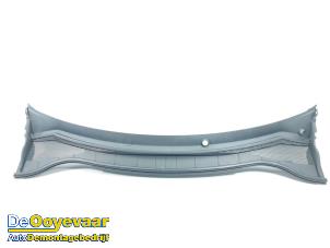 Gebruikte Paravent Ford Kuga III (DFK) 2.5 PHEV 16V Prijs € 39,99 Margeregeling aangeboden door Autodemontagebedrijf De Ooyevaar