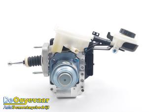 Gebruikte Rembol Volvo XC40 (XZ) Single Motor Extended Range 82 kWh Prijs € 329,99 Margeregeling aangeboden door Autodemontagebedrijf De Ooyevaar