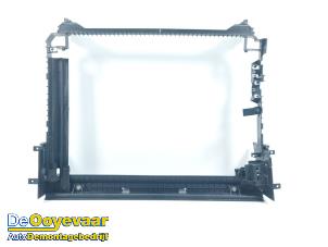 Gebruikte Voorfront Landrover Velar Prijs € 59,99 Margeregeling aangeboden door Autodemontagebedrijf De Ooyevaar