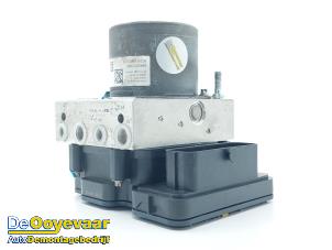 Gebruikte ABS Pomp Opel Crossland (X) 1.2 Turbo 12V Prijs € 199,99 Margeregeling aangeboden door Autodemontagebedrijf De Ooyevaar