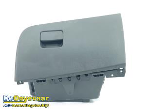 Gebruikte Dashboardkastje Opel Crossland (X) 1.2 Turbo 12V Prijs € 29,99 Margeregeling aangeboden door Autodemontagebedrijf De Ooyevaar