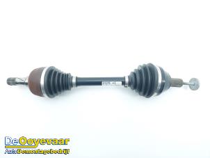 Gebruikte Aandrijfas links-voor Volvo V60 I (FW/GW) 2.0 D3 20V Prijs € 75,00 Margeregeling aangeboden door Autodemontagebedrijf De Ooyevaar