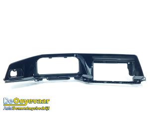 Gebruikte Dashboard sierlijst Volkswagen Golf VIII Variant (GC5) 1.5 eTSI 16V Prijs € 75,00 Margeregeling aangeboden door Autodemontagebedrijf De Ooyevaar