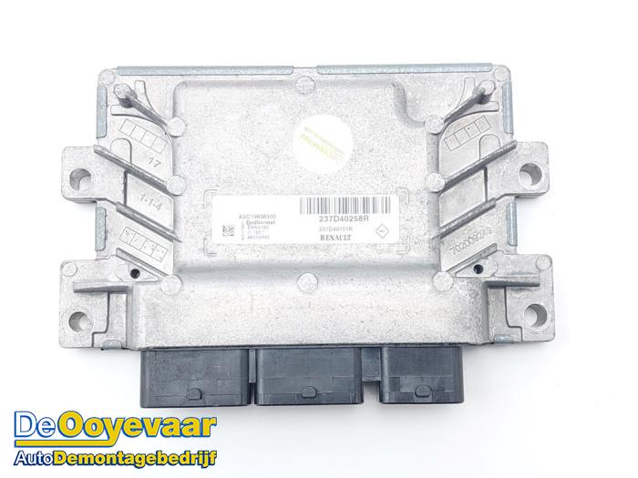 Computer Motormanagement van een Renault Kangoo Express (FW) ZE 2019