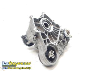 Gebruikte Tussenbak 4x4 Jaguar F-Pace 2.0 D 180 16V AWD Prijs € 699,99 Margeregeling aangeboden door Autodemontagebedrijf De Ooyevaar