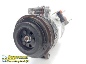 Gebruikte Pomp Airco Jaguar F-Pace 2.0 D 180 16V AWD Prijs € 75,00 Margeregeling aangeboden door Autodemontagebedrijf De Ooyevaar