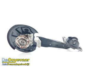 Gebruikte Fusee rechts-achter Audi RS Q3 (F3B) 2.5 TFSI 20V Quattro Prijs € 199,99 Margeregeling aangeboden door Autodemontagebedrijf De Ooyevaar