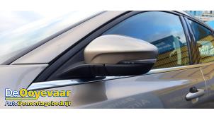 Gebruikte Buitenspiegel links Ford Focus 4 Wagon 1.0 Ti-VCT EcoBoost 12V 100 Prijs € 159,99 Margeregeling aangeboden door Autodemontagebedrijf De Ooyevaar
