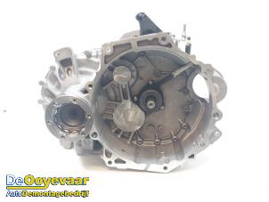 Gebruikte Versnellingsbak Volkswagen Caddy Cargo V (SBA/SBH) 2.0 TDI BlueMotionTechnology Prijs € 1.299,99 Margeregeling aangeboden door Autodemontagebedrijf De Ooyevaar