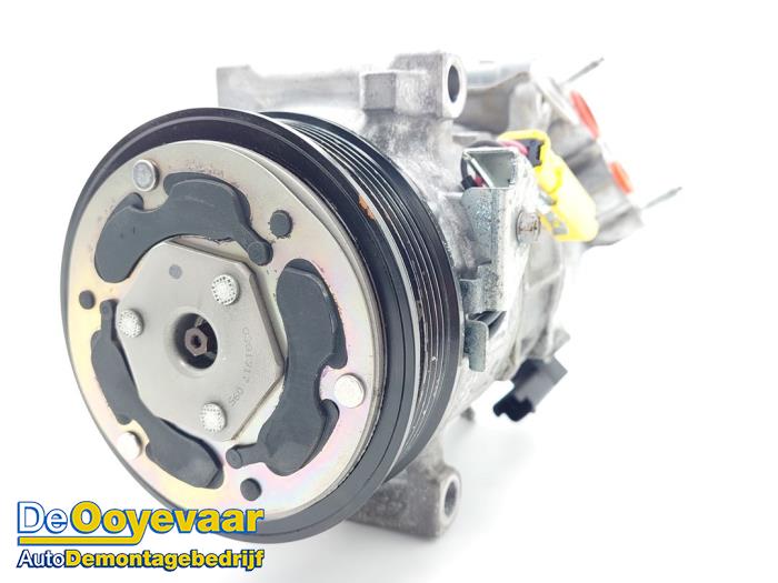 Gebruikte Aircopomp Peugeot 2008 (UD/UK/UR/US/UX) 1.2 VTi 12V PureTech 100 Prijs € 79,99 Margeregeling aangeboden door Autodemontagebedrijf De Ooyevaar