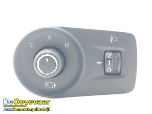 Gebruikte Schakelaar Spiegel MG ZS EV Prijs € 35,00 Margeregeling aangeboden door Autodemontagebedrijf De Ooyevaar