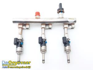 Gebruikte Injector brug Ford Focus 4 Wagon 1.0 Ti-VCT EcoBoost 12V 100 Prijs € 99,99 Margeregeling aangeboden door Autodemontagebedrijf De Ooyevaar