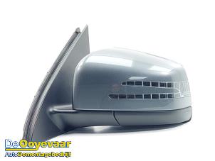 Gebruikte Spiegel Buiten links Mercedes GLE (W166) 250d 2.0 Prijs € 325,00 Margeregeling aangeboden door Autodemontagebedrijf De Ooyevaar