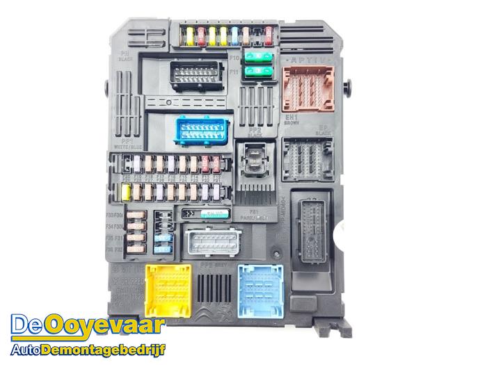 Gebruikte Bodycontrol Module Peugeot 2008 (UD/UK/UR/US/UX) 1.2 VTi 12V PureTech 100 Prijs € 39,99 Margeregeling aangeboden door Autodemontagebedrijf De Ooyevaar