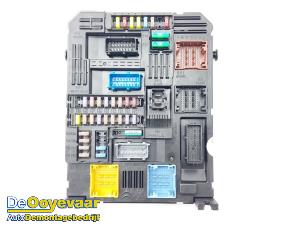 Gebruikte Computer Body Control Peugeot 2008 (UD/UK/UR/US/UX) 1.2 VTi 12V PureTech 100 Prijs € 79,99 Margeregeling aangeboden door Autodemontagebedrijf De Ooyevaar