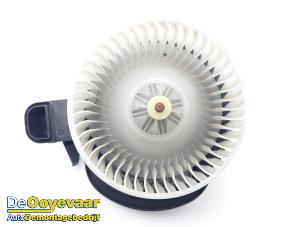Gebruikte Kachel Ventilatiemotor Jaguar F-Pace 2.0 D 180 16V AWD Prijs € 39,99 Margeregeling aangeboden door Autodemontagebedrijf De Ooyevaar