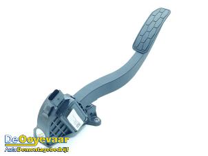 Gebruikte Gaspedaal Jaguar F-Pace 2.0 D 180 16V AWD Prijs € 59,99 Margeregeling aangeboden door Autodemontagebedrijf De Ooyevaar