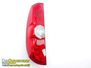 Gebruikte Achterlicht links Opel Combo 1.3 CDTI 16V Prijs € 19,99 Margeregeling aangeboden door Autodemontagebedrijf De Ooyevaar