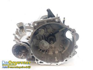 Gebruikte Versnellingsbak Volkswagen Caddy Cargo V (SBA/SBH) 2.0 TDI BlueMotionTechnology Prijs € 1.299,99 Margeregeling aangeboden door Autodemontagebedrijf De Ooyevaar