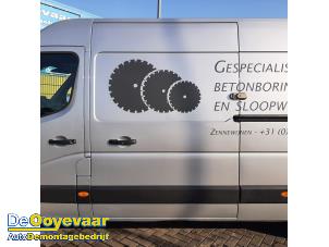 Gebruikte Schuifdeur links Renault Master III (MA/MB/MC/MD/MH/MF/MG/MH) 2.3 dCi 150 16V Prijs € 699,99 Margeregeling aangeboden door Autodemontagebedrijf De Ooyevaar