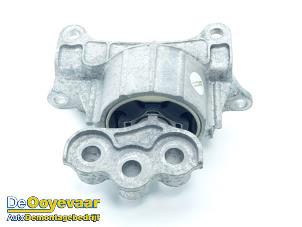 Gebruikte Motorsteun MG ZS EV Prijs € 25,00 Margeregeling aangeboden door Autodemontagebedrijf De Ooyevaar