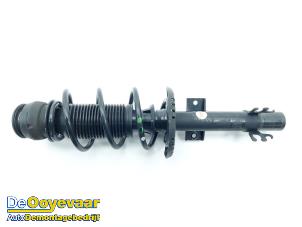 Gebruikte Mac Phersonpoot links-voor Volkswagen Up! (121) 1.0 12V 60 Prijs € 29,99 Margeregeling aangeboden door Autodemontagebedrijf De Ooyevaar