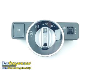 Gebruikte Schakelaar Licht Mercedes GLE (W166) 250d 2.0 Prijs € 19,99 Margeregeling aangeboden door Autodemontagebedrijf De Ooyevaar