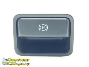 Gebruikte Handrem schakelaar Mercedes GLE (W166) 250d 2.0 Prijs € 5,00 Margeregeling aangeboden door Autodemontagebedrijf De Ooyevaar