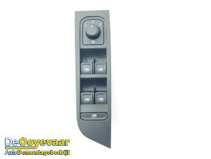 Gebruikte Ruit schakelaar elektrisch Skoda Kamiq 1.0 TSI 12V Prijs € 19,99 Margeregeling aangeboden door Autodemontagebedrijf De Ooyevaar