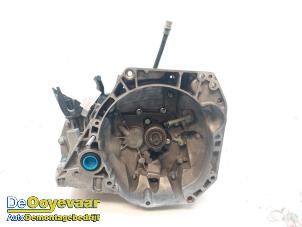 Gebruikte Versnellingsbak Renault Clio IV (5R) 0.9 Energy TCE 90 12V Prijs € 399,99 Margeregeling aangeboden door Autodemontagebedrijf De Ooyevaar