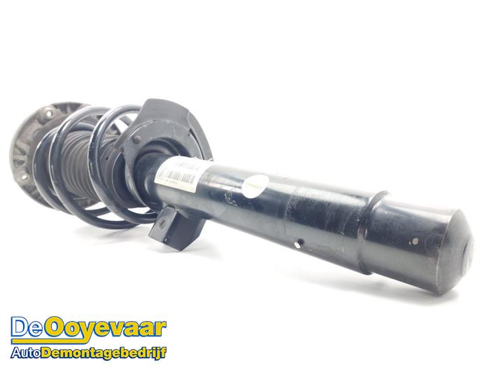 Schokdemperpoot rechts-voor van een BMW 4 serie Gran Coupe (F36) 420i 2.0 TwinPower Turbo 16V 2018