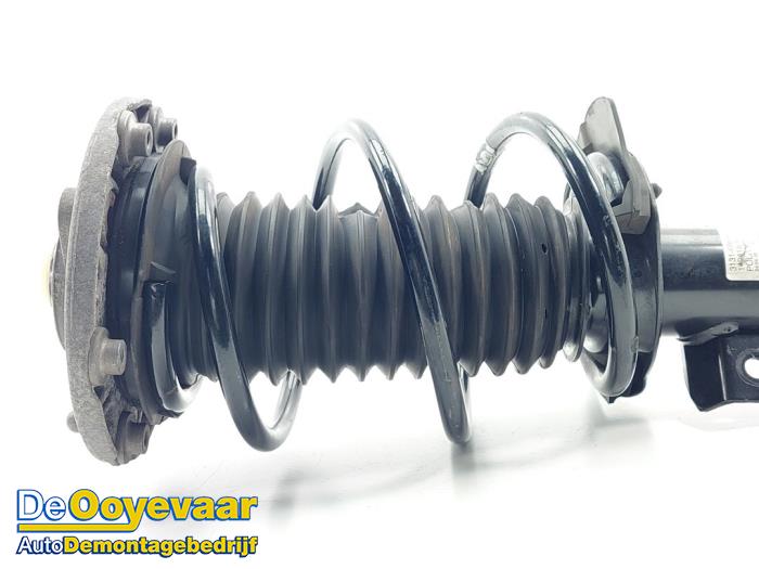 Schokdemperpoot rechts-voor van een BMW 4 serie Gran Coupe (F36) 420i 2.0 TwinPower Turbo 16V 2018