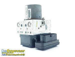 Gebruikte ABS Pomp Mercedes GLE (W166) 250d 2.0 Prijs € 249,99 Margeregeling aangeboden door Autodemontagebedrijf De Ooyevaar