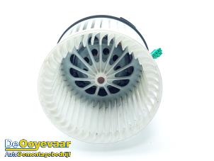 Gebruikte Aanjager Peugeot 308 (L3/L8/LB/LH/LP) 1.2 12V e-THP PureTech 110 Prijs € 79,99 Margeregeling aangeboden door Autodemontagebedrijf De Ooyevaar