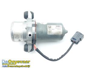 Gebruikte Vacuumpomp Rembekrachtiging Renault Kangoo Express (FW) ZE Prijs € 119,99 Margeregeling aangeboden door Autodemontagebedrijf De Ooyevaar