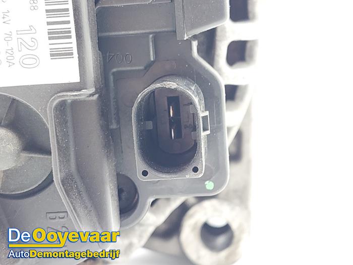 Dynamo van een BMW Z4 Roadster (E85) 2.2 24V 2005