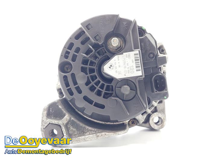 Dynamo van een BMW Z4 Roadster (E85) 2.2 24V 2005