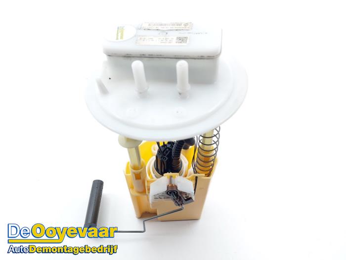 Gebruikte Tank element Pomp Renault Express 1.5 dCi 75 Prijs € 75,00 Margeregeling aangeboden door Autodemontagebedrijf De Ooyevaar