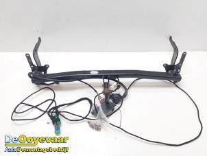 Gebruikte Trekhaak Peugeot 308 (L3/L8/LB/LH/LP) 1.2 12V VTi PureTech 82 Prijs € 149,99 Margeregeling aangeboden door Autodemontagebedrijf De Ooyevaar