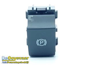 Gebruikte Schakelaar handrem Opel Ampera-e Ampera-e Prijs € 25,00 Margeregeling aangeboden door Autodemontagebedrijf De Ooyevaar