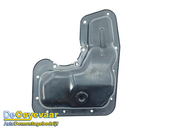 Gebruikte Carterpan Opel Crossland (X) 1.2 12V Prijs € 19,99 Margeregeling aangeboden door Autodemontagebedrijf De Ooyevaar