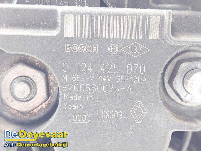 Dynamo van een Dacia Duster (HS) 1.6 16V 4x4 2011