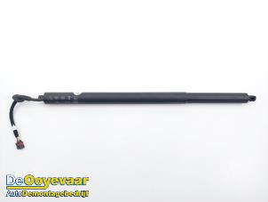 Gebruikte Achterklep motor Audi Q8 E-tron (GEG) 50 Quattro 95 kWh Prijs € 119,99 Margeregeling aangeboden door Autodemontagebedrijf De Ooyevaar