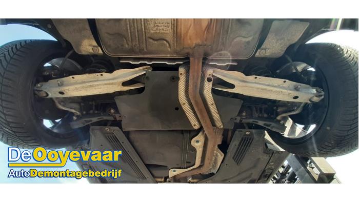 Gebruikte Subframe Mercedes CLA Shooting Brake (117.9) 1.6 CLA-180 16V Prijs € 249,99 Margeregeling aangeboden door Autodemontagebedrijf De Ooyevaar