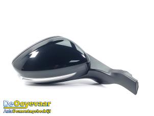 Gebruikte Buitenspiegel rechts Peugeot 2008 (CU) 1.2 12V e-THP PureTech 110 Prijs € 119,99 Margeregeling aangeboden door Autodemontagebedrijf De Ooyevaar