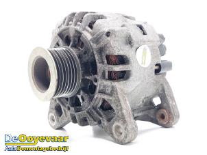 Gebruikte Dynamo Renault Twingo II (CN) 1.2 16V Prijs € 40,00 Margeregeling aangeboden door Autodemontagebedrijf De Ooyevaar